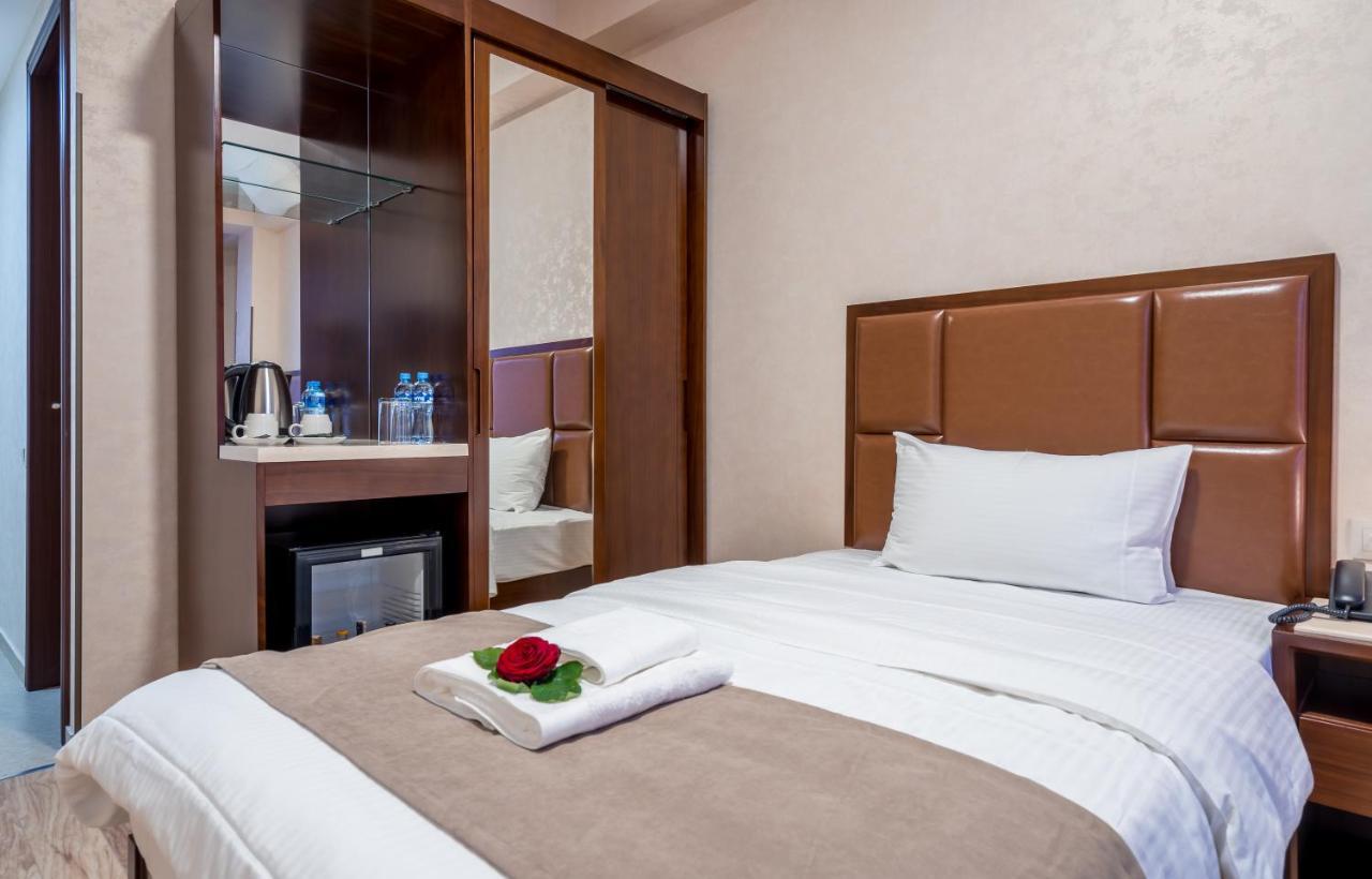Aura Hotel Tbilisi Exteriör bild