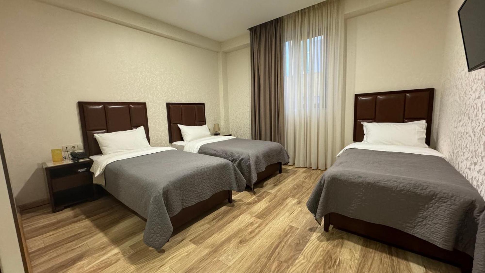 Aura Hotel Tbilisi Exteriör bild